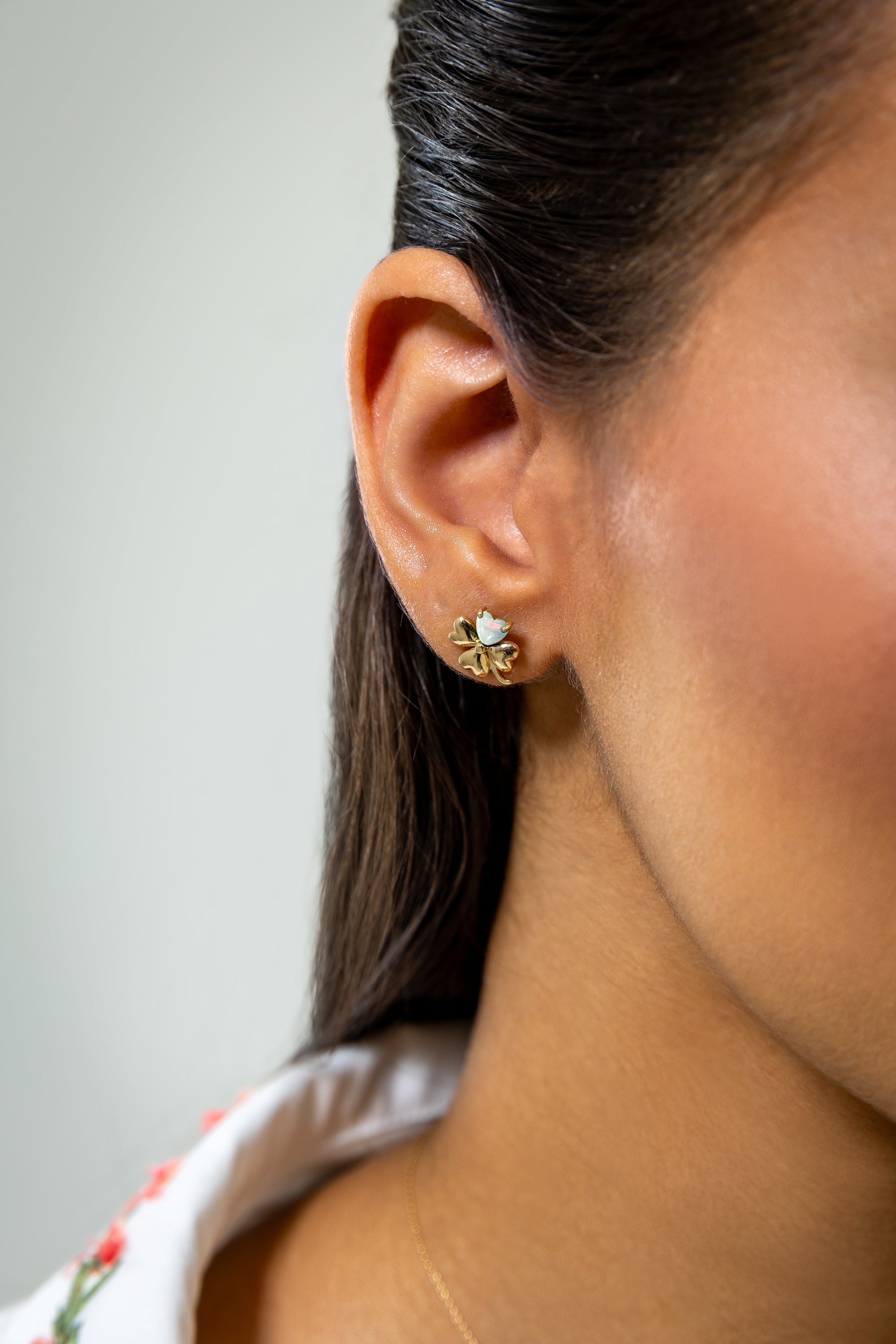 Oh Clover Full Gold with a Leaf Earrings