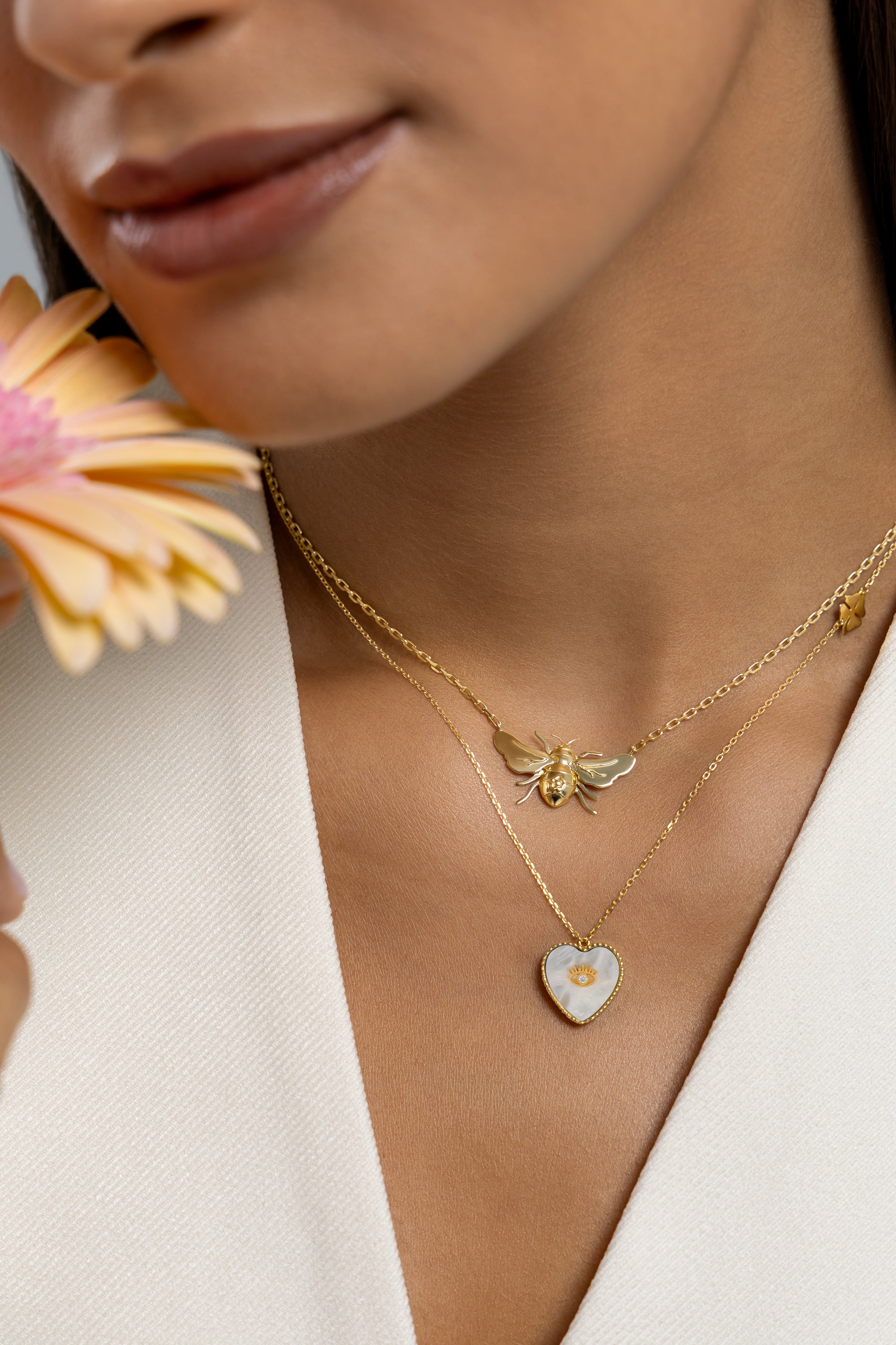 Tiny Amulet Heart Frame Dot Eyelash
