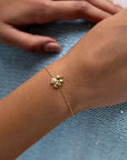 Oh Clover Full Gold with a Diamonds Leaf Bracelet